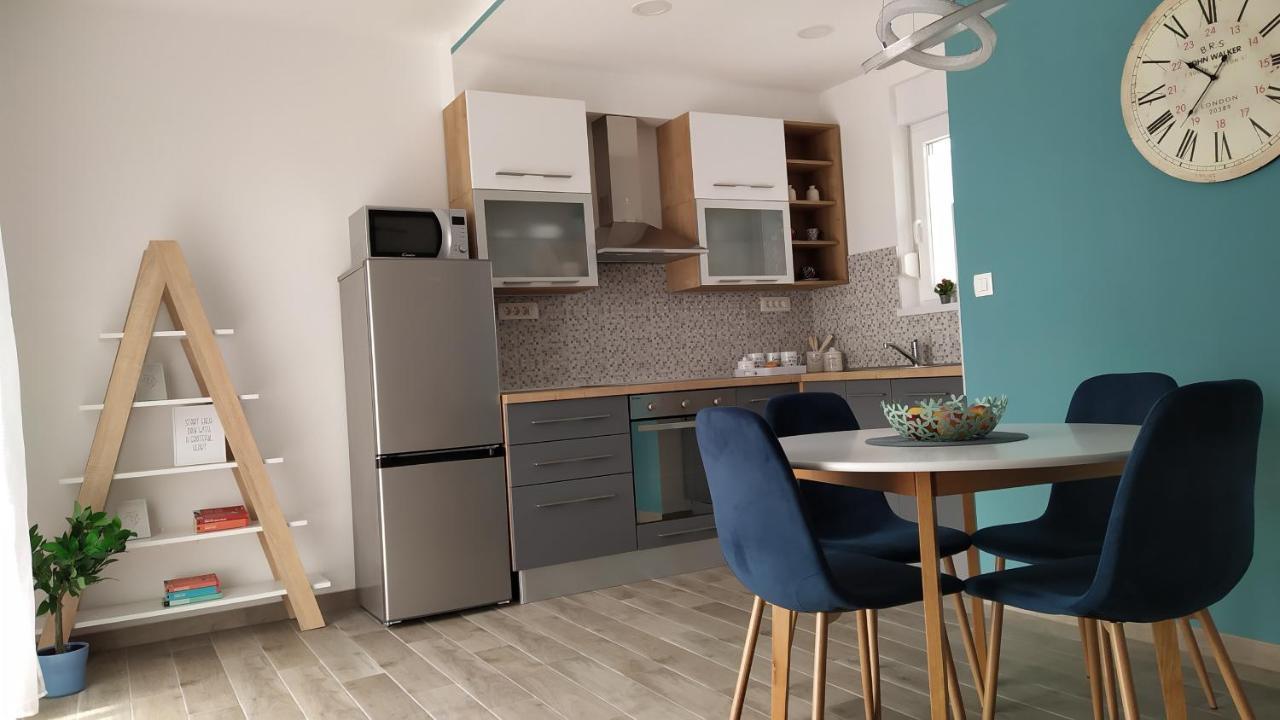 Urban Apartment Vukic Trogir Exteriör bild